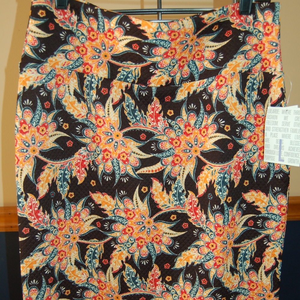 Cassie Lularoe Skirt